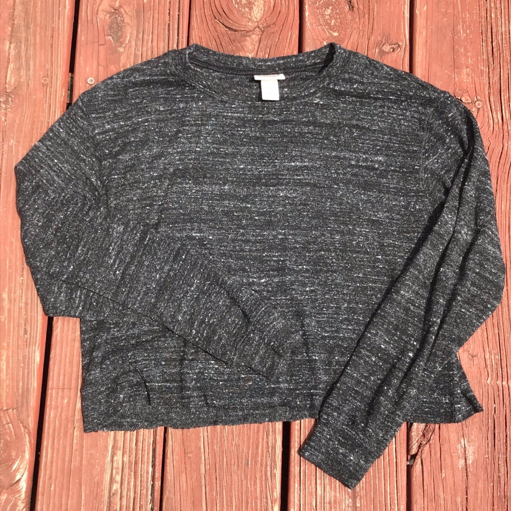 Black/grey cropped sweater